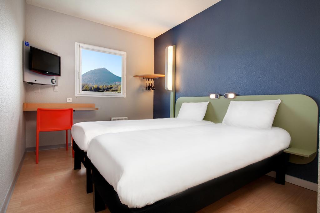 Ibis Budget Clermont Ferrand Nord Риом Стая снимка